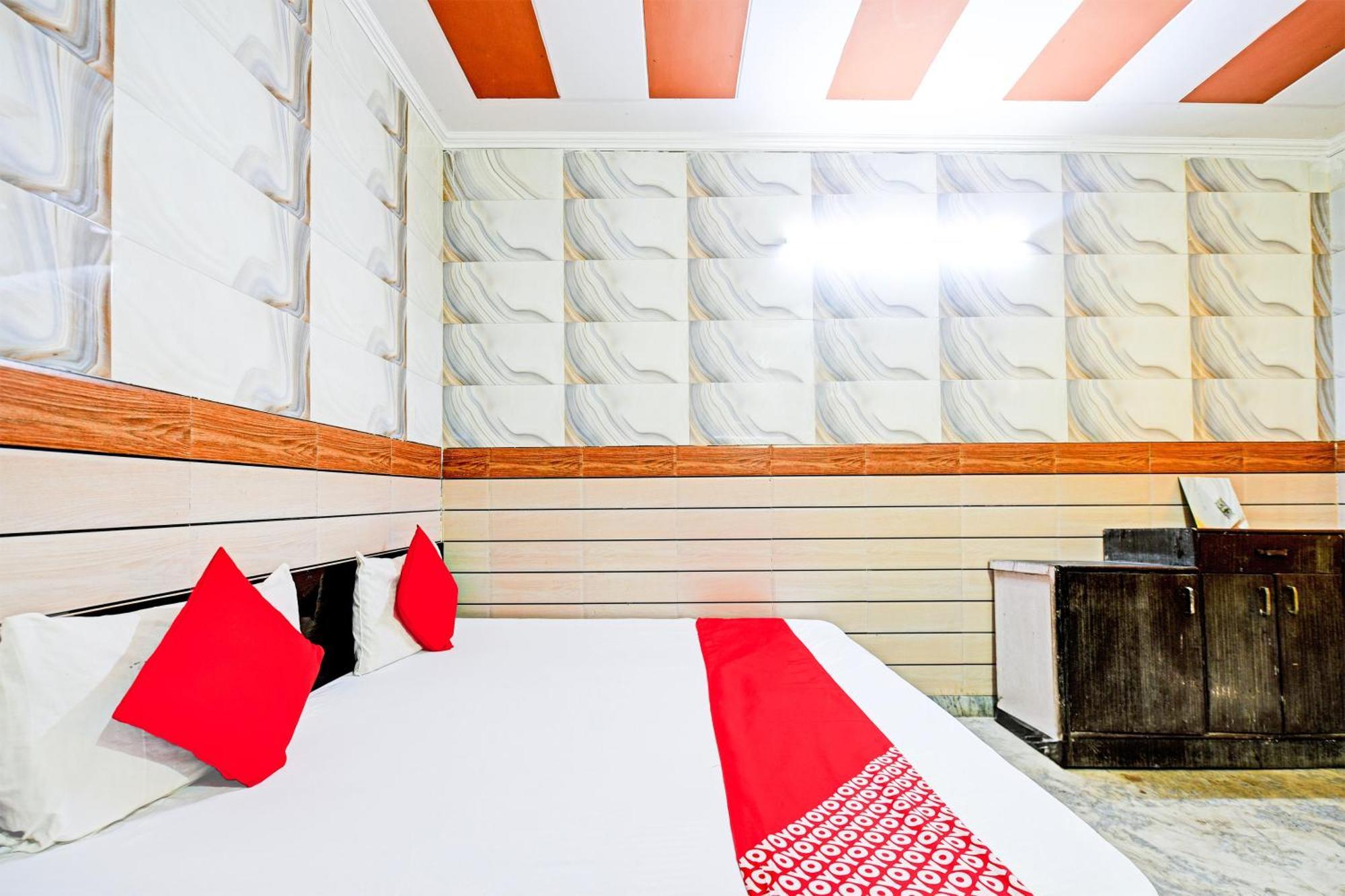 Hotel O Granville Új-Delhi Kültér fotó