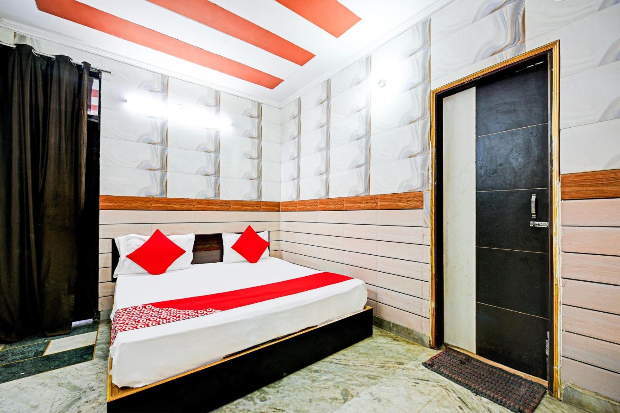 Hotel O Granville Új-Delhi Kültér fotó