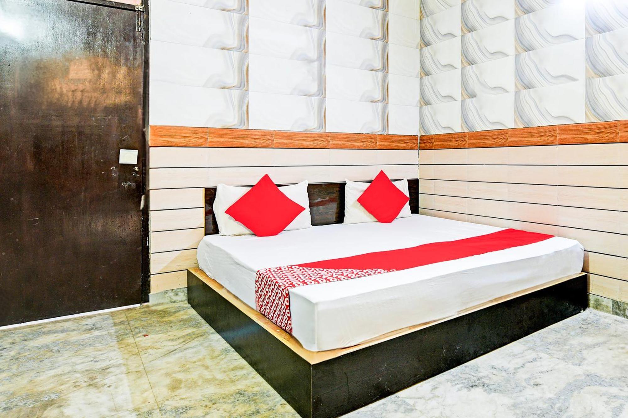 Hotel O Granville Új-Delhi Kültér fotó