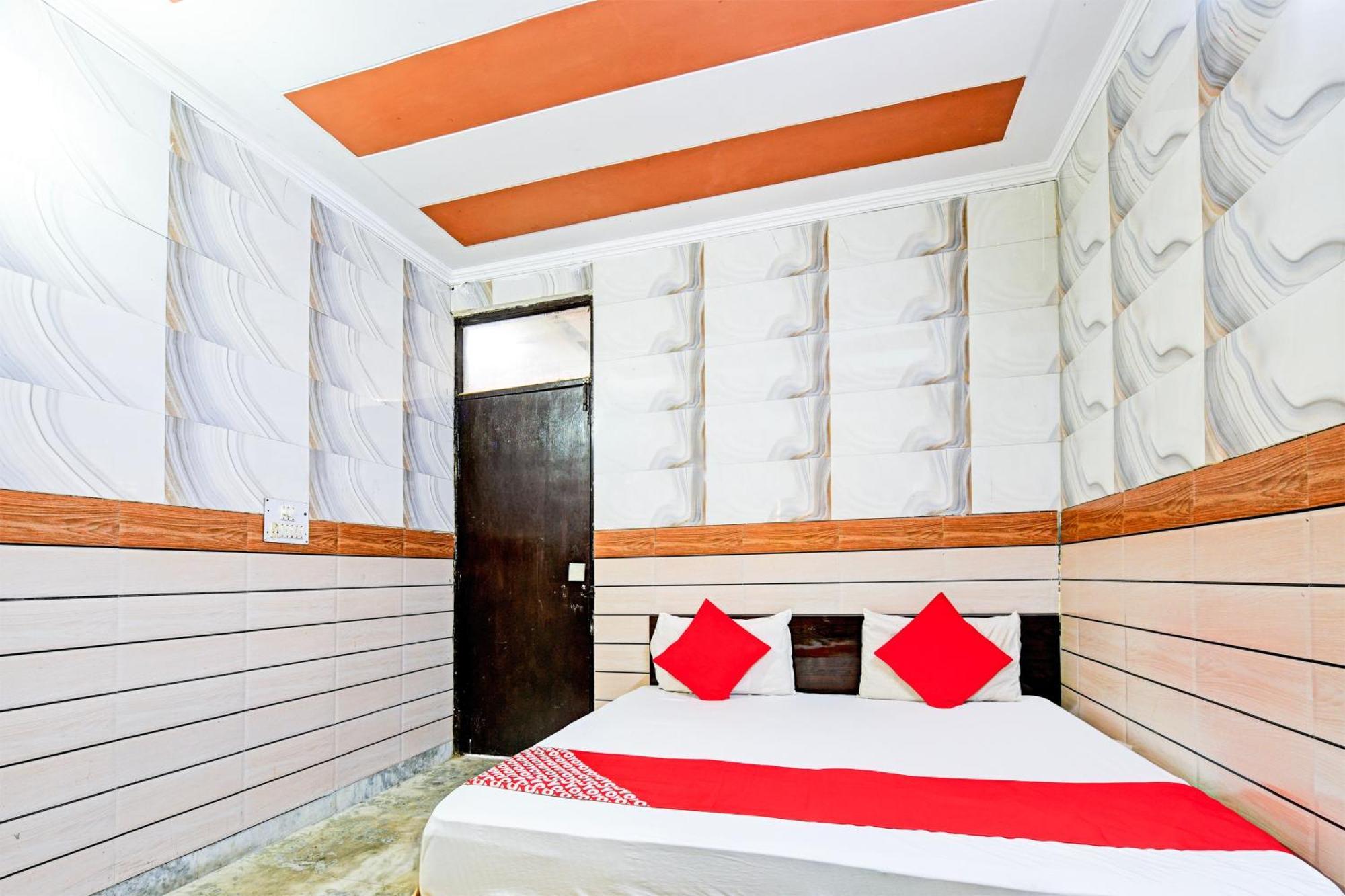 Hotel O Granville Új-Delhi Kültér fotó
