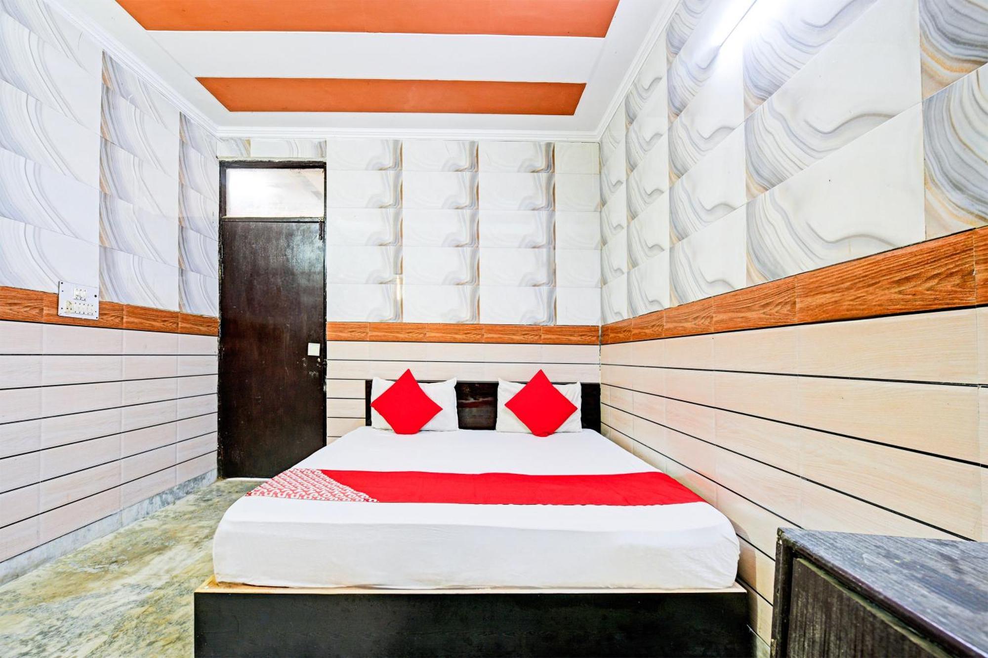 Hotel O Granville Új-Delhi Kültér fotó
