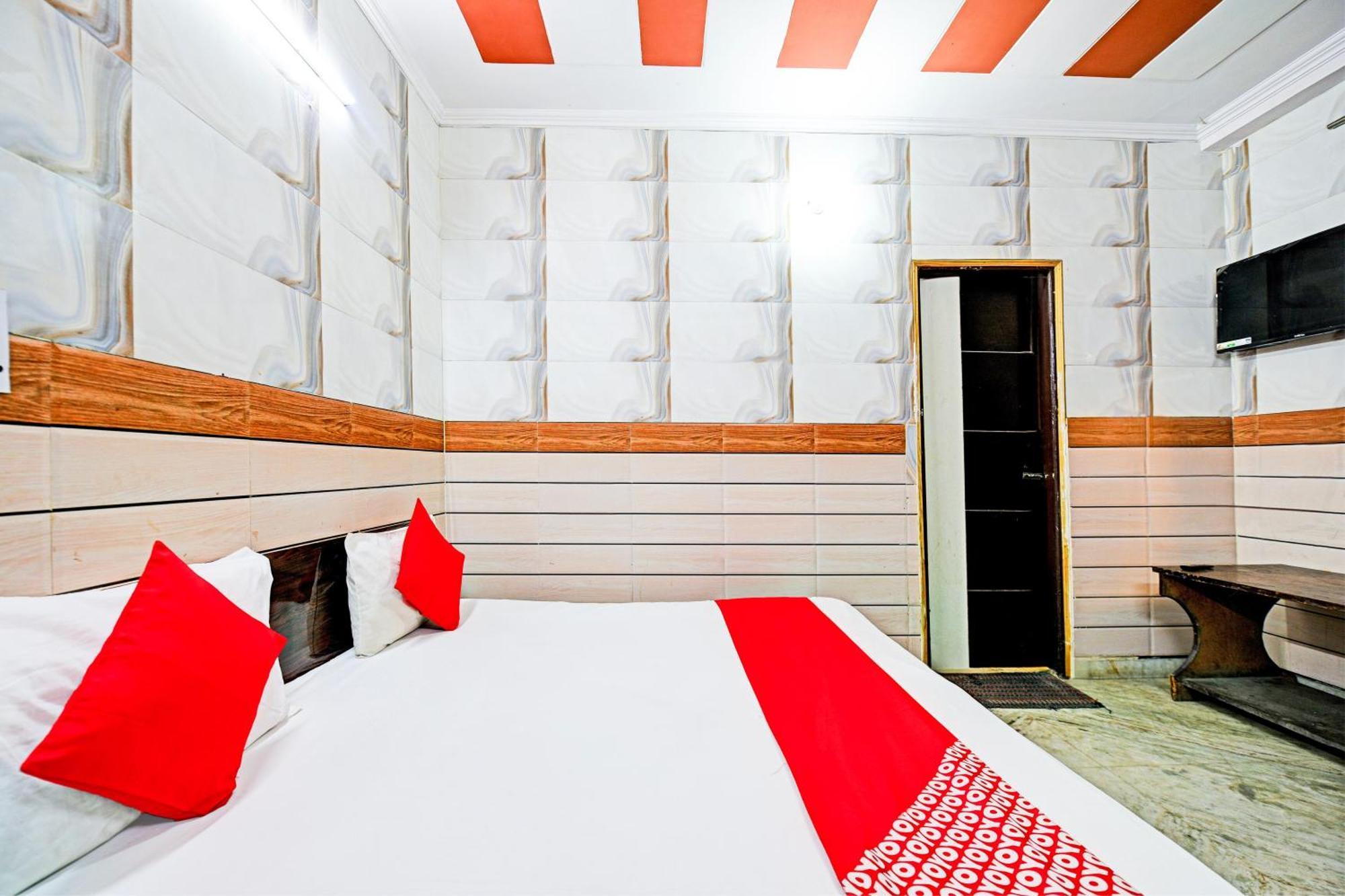 Hotel O Granville Új-Delhi Kültér fotó